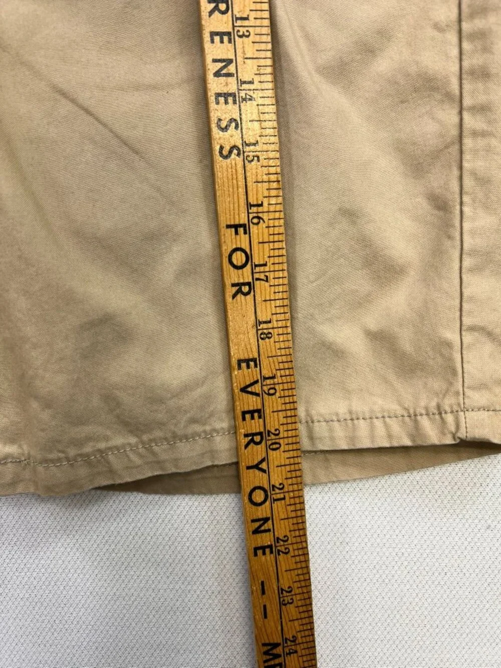 Levis Men's Cotton Chino Shorts Flat Front Stretch Size 36 Khaki Solid Casual